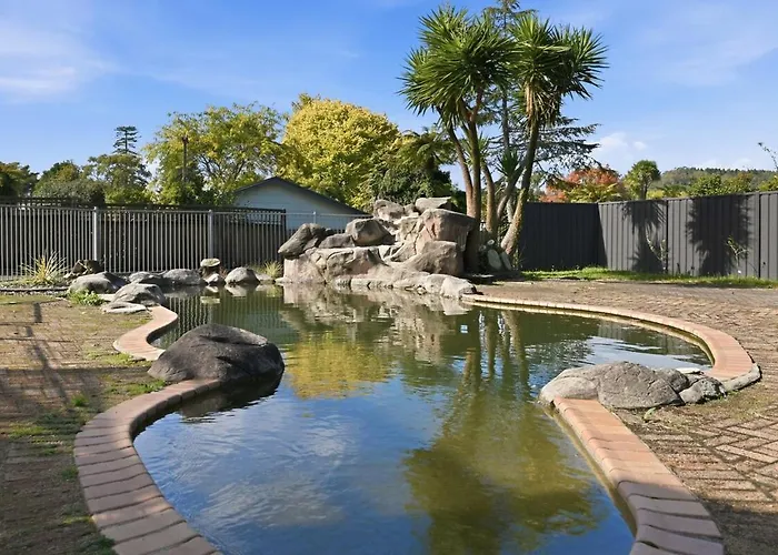 Elevated Escape For Biking, Golfing, Relaxing-swimming Pool Is Only Available For Summer 度假居 *